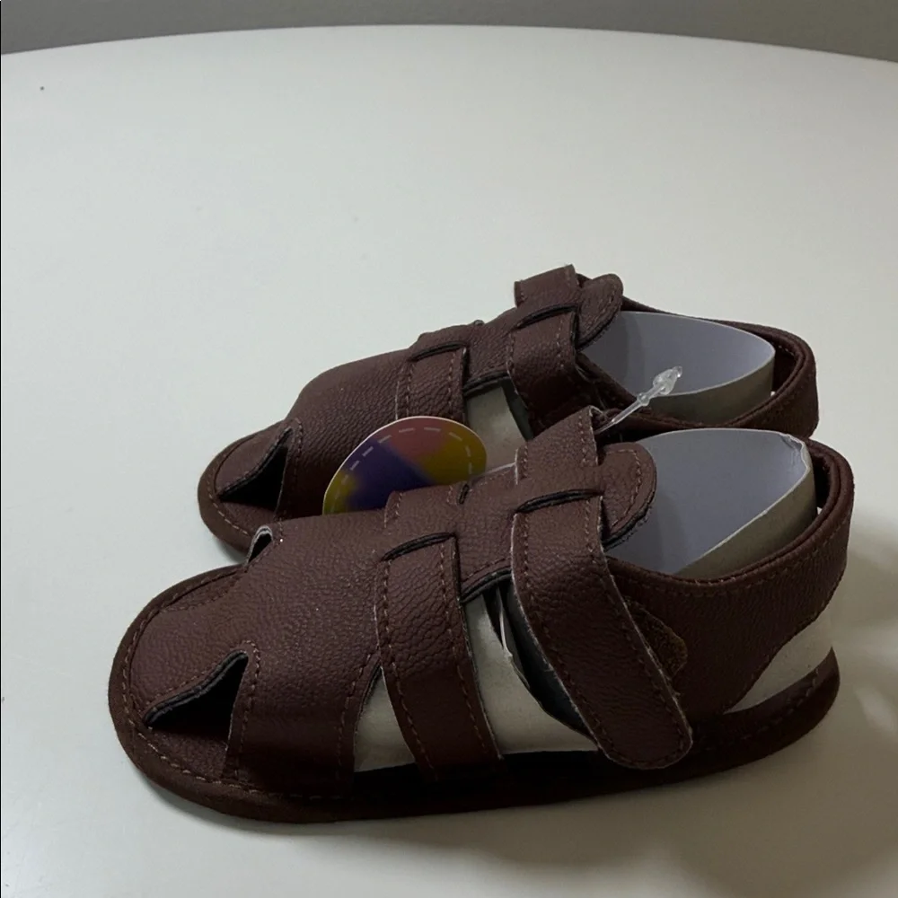 Kids‎ Brown Closed-Toe Adjustable Hook-and-Loop Sandals
